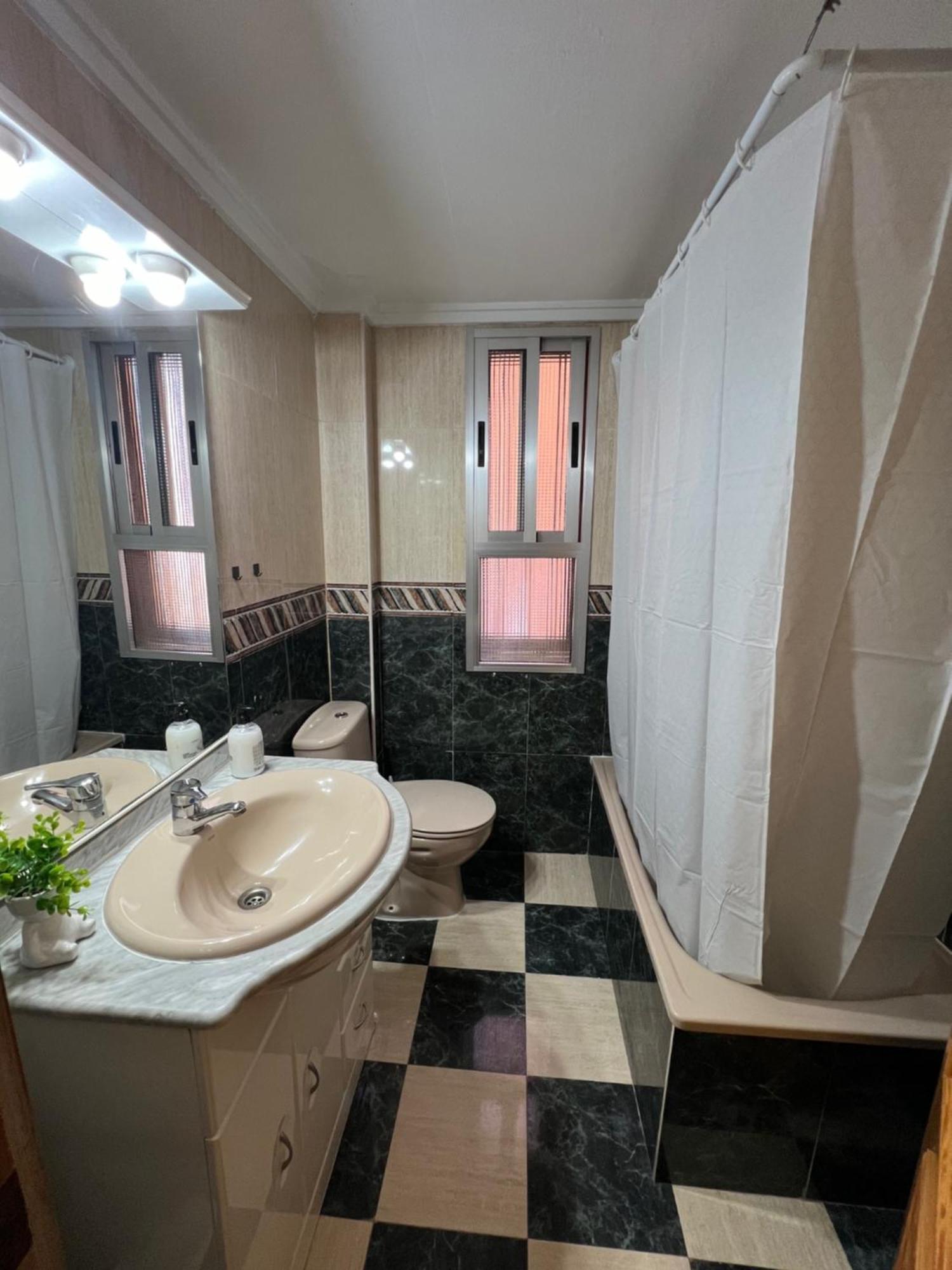 Piso Completo Cerca De Artes Y Ciencias Apartman Valencia Kültér fotó